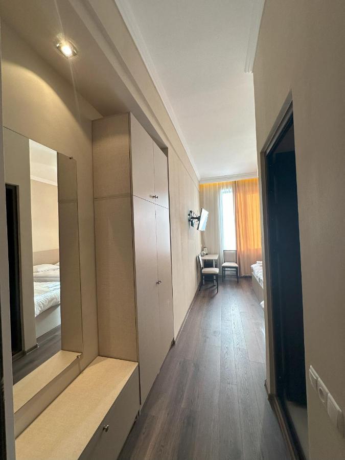 Bina N28 Hotel Kutaisi Exterior photo